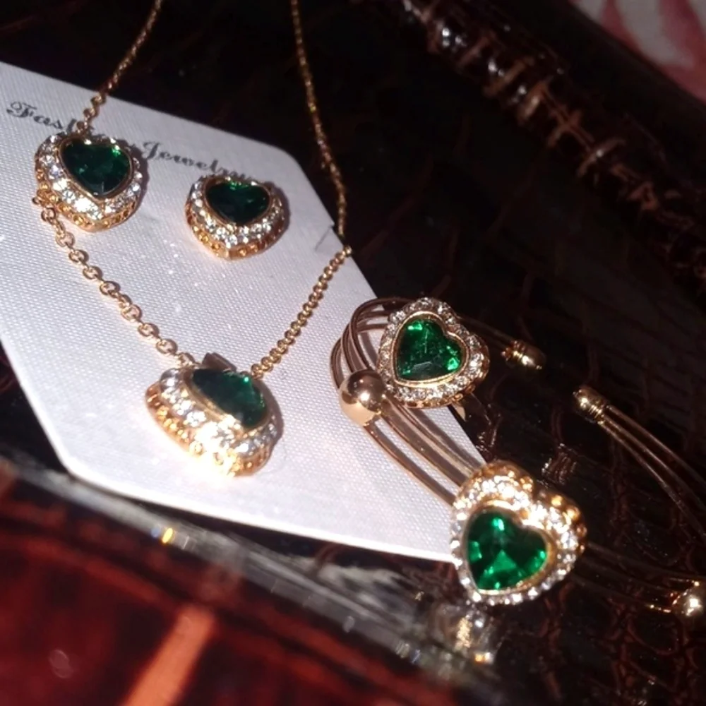Necklace set diamonds simulated gold plated earrings, bracelet